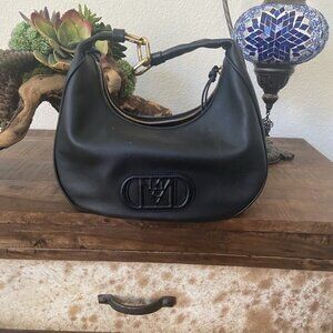 MCM  Mode Travia Medium Hobo Bag Black